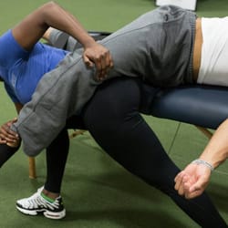 Fit 2 Stretch - NFL Player Vernon Gholston receiving fascial stretch therapy. Great for Sports Injuries/Sports Performance/Chronic Pain & Rehabilitation!
