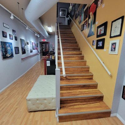 Distinction Gallery by null