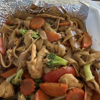 Rice Thai Cuisine - N4 Pad See Ew - Thai Near Me - Gulfport, Mississippi Rice Thai Cuisine - N4 Pad See Ew - Thai Near Me - Gulfport, Mississippi
