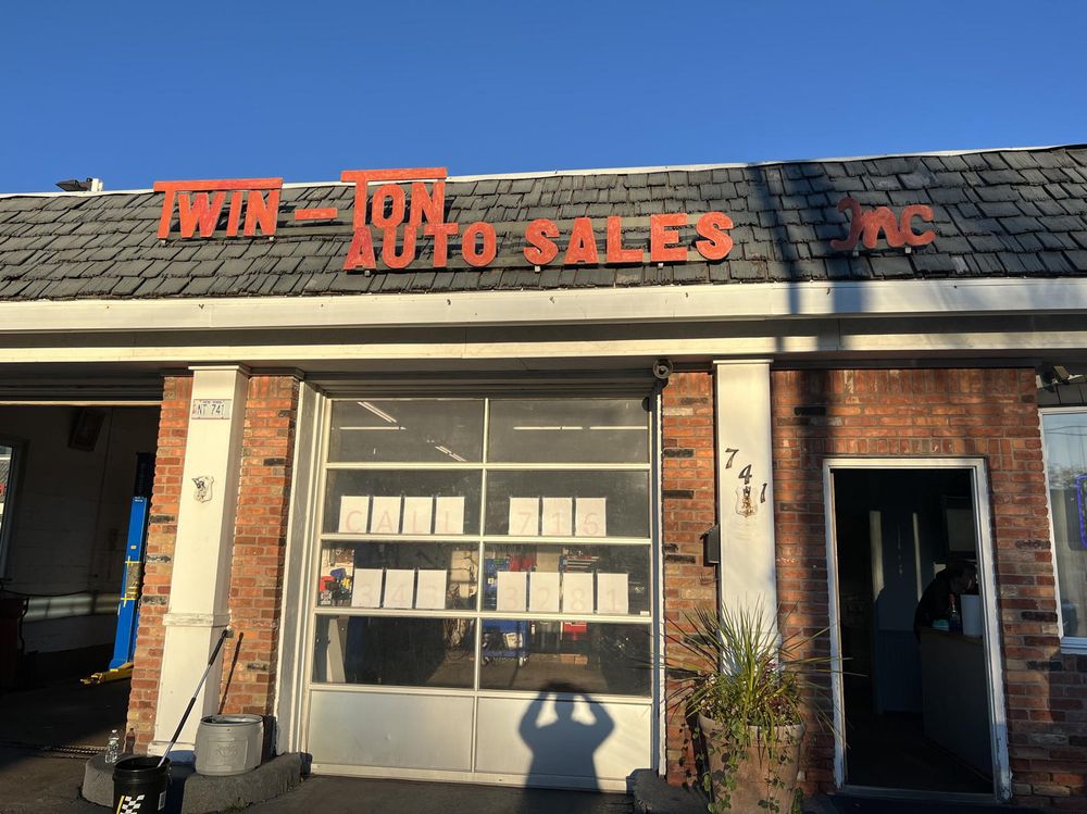 TWINTON AUTO SALES Updated October 2024 741 Oliver St, North