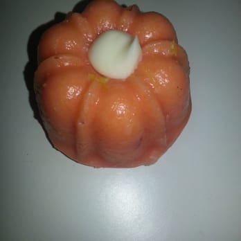 Bundts On Melrose - Strawberry lemonade. - Desserts Near Me - Long Beach, California Bundts On Melrose - Strawberry lemonade. - Desserts Near Me - Long Beach, California