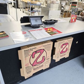 Zalat Pizza - Zalat interior - Pizza Near Me - Houston, Texas
