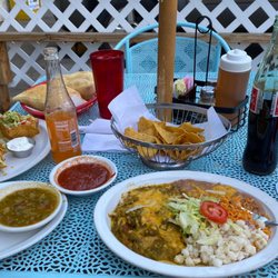 El Comal - Chicken chalupas and green enchiladas