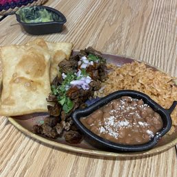 Sopaipillas plate with carne asada