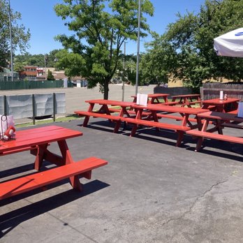 Sid's All American - Outdoor seating - Ice Cream & Frozen Yogurt Near Me - Glen Cove, New York Sid's All American - Outdoor seating - Ice Cream & Frozen Yogurt Near Me - Glen Cove, New York
