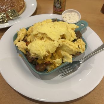 yolk cafe - Yolk's steak skillet - New American Near Me - Naples, Florida