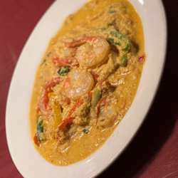 Bangkok Place By Kami - Curry and fresh veggies with your choice of meat.