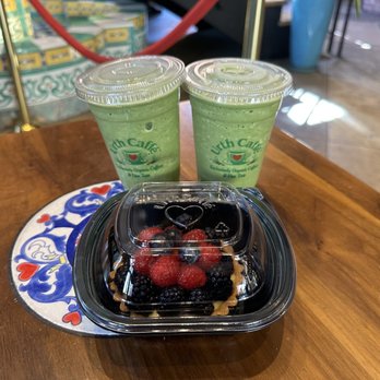 Urth Caffé - Orange - Blended Green Tea Bobas and Fruit Tart - Coffee & Tea Near Me - Orange, California