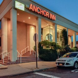 Anchor Inn - Night Exterior