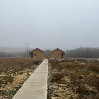 Blue Hills Ranch - Cabins - Hotels Near Me - McGregor, Texas