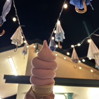 Meadowlark Dairy - Small Strawberry - Ice Cream & Frozen Yogurt Near Me - Pleasanton, California Meadowlark Dairy - Small Strawberry - Ice Cream & Frozen Yogurt Near Me - Pleasanton, California