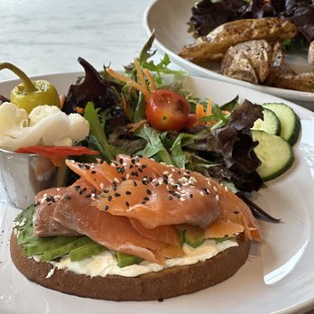 Pistachio Cafe 2 - Smoked Salmon Tartine - Cafes Near Me - New Haven, Connecticut