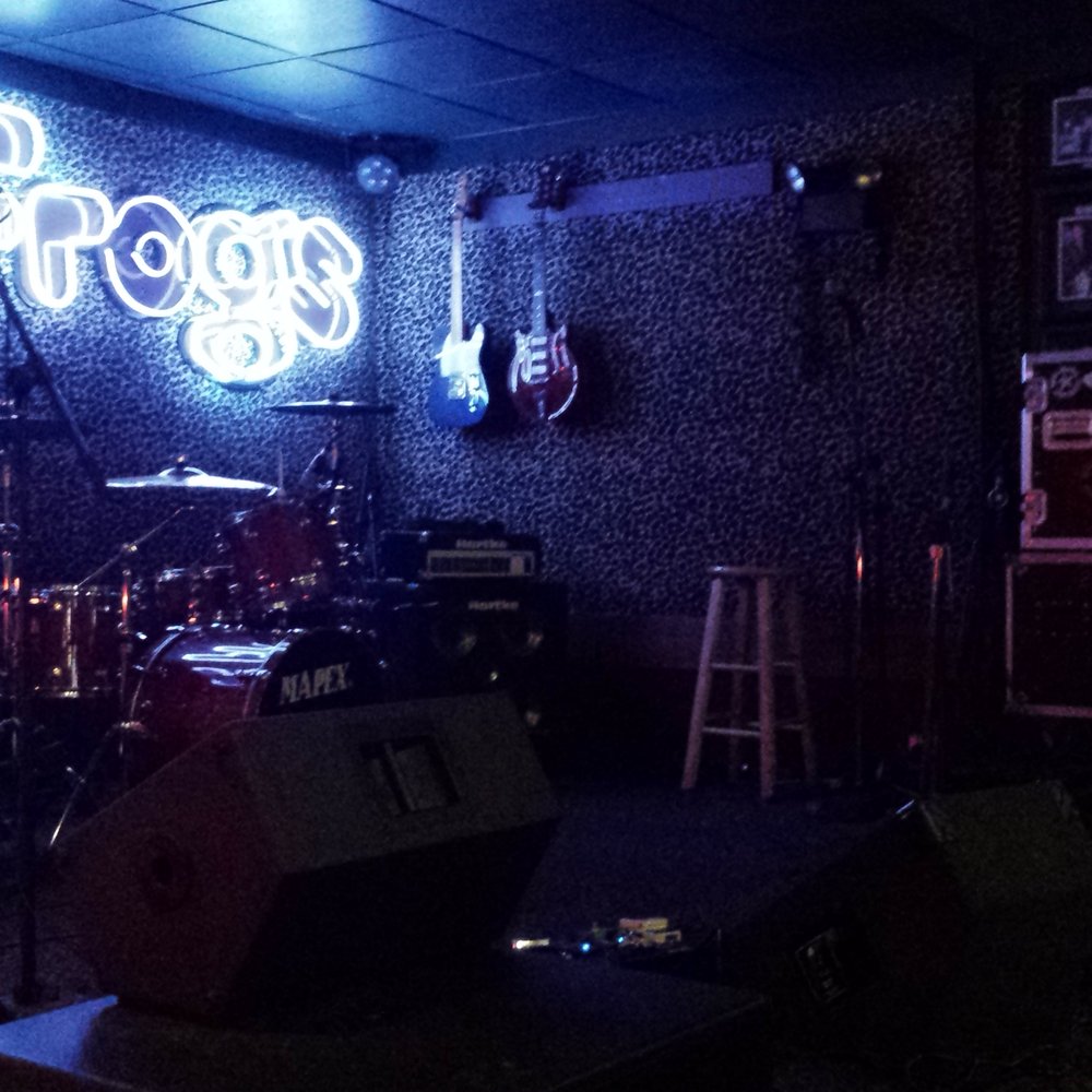 Two Frogs Grill - American Near Me - Ardmore, Oklahoma Two Frogs Grill - American Near Me - Ardmore, Oklahoma