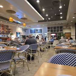 Rocco's Italian Kitchen - Dining view