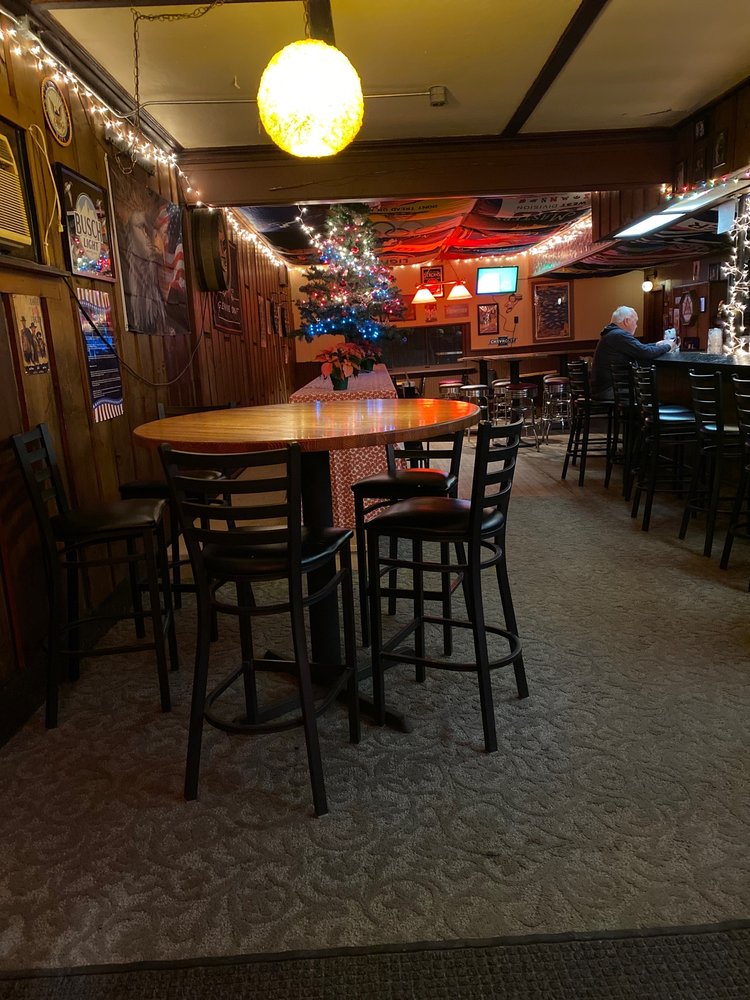 DON’S BAR Updated September 2024 18 Reviews 1041 N US Hwy 31