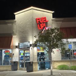 Winchester Fuels 76 - Outside