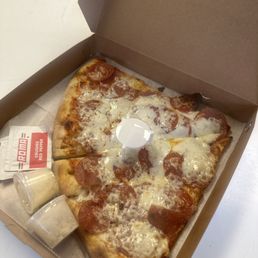 Great pizza and excellent customer service. Great pizza and excellent customer service.