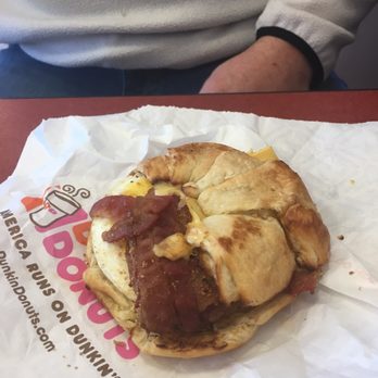 Dunkin' - Learn how to make a sandwich - Coffee & Tea Near Me - Warren, Ohio