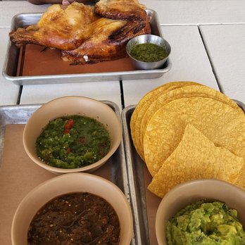 Bartaco - Orlando - Chips and tri salsa & chicken - Tacos Near Me - Orlando, Florida Bartaco - Orlando - Chips and tri salsa & chicken - Tacos Near Me - Orlando, Florida