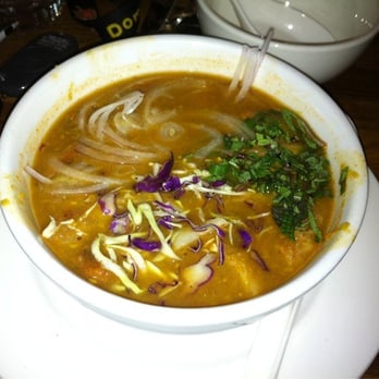 B Star - Vegetable samosa soup - Burmese Near Me - San Francisco, California B Star - Vegetable samosa soup - Burmese Near Me - San Francisco, California
