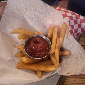 Laurel Tavern - fries - New American Near Me - Studio City, California
