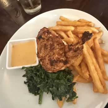 Dead Eye Dick's - Statler Chicken - New American Near Me - Block Island, Rhode Island