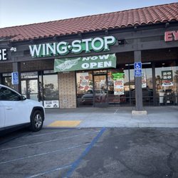 Wingstop - Outside