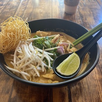 It's Pho - 43. Curry Noodle Soup - Vietnamese Near Me - Los Angeles, California It's Pho - 43. Curry Noodle Soup - Vietnamese Near Me - Los Angeles, California