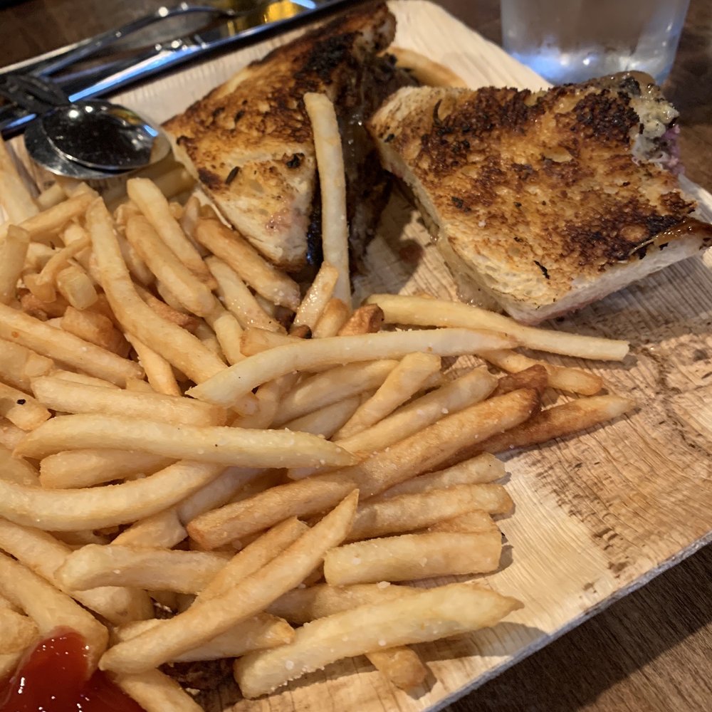 Ojai Deer Lodge - Patty melt - American Near Me - Ojai, California Ojai Deer Lodge - Patty melt - American Near Me - Ojai, California