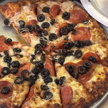 Round Table Pizza - Pizza - Pizza Near Me - Menlo Park, California