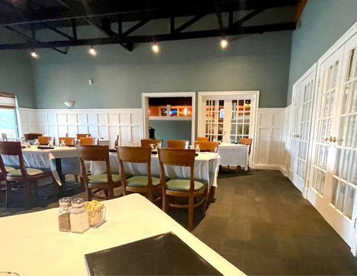 Elizabeth's Bar & Restaurant by null