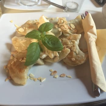 Camelot Cafe - Cafes Near Me - Kraków, Massachusetts
