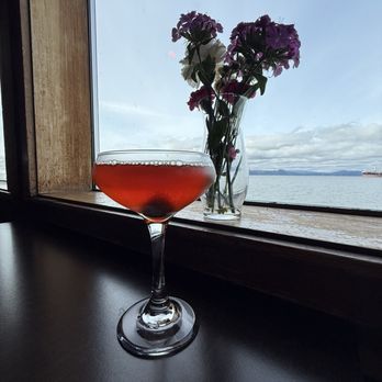 Inferno Lounge - Manhattan - Cocktail Bars Near Me - Astoria, Oregon