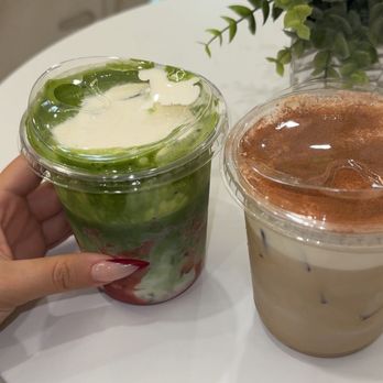 Esso Caffé - Strawberry matcha Cinnamon date latte - Cafes Near Me - Glendale, California Esso Caffé - Strawberry matcha Cinnamon date latte - Cafes Near Me - Glendale, California