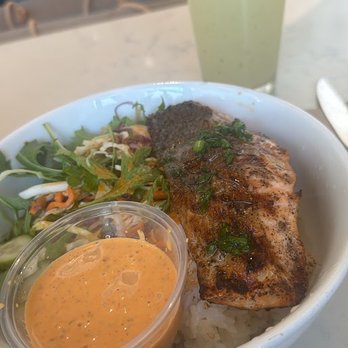 Tender Greens - Pacific Salmon Bowl - New American Near Me - Studio City, California Tender Greens - Pacific Salmon Bowl - New American Near Me - Studio City, California
