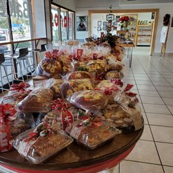 Manos Bakery Cafe