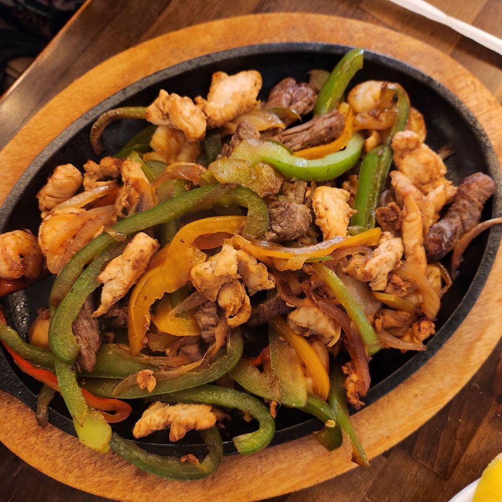 Tequila Cocina Comida Mexicana - Trio fajitas - Mexican Near Me - Midlothian, Texas