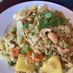 Pineapple fried rice, chicken, mild Pineapple fried rice, chicken, mild