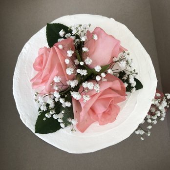 Maria's Dream Cakes - Top view. The flowers used were fresh and flawless. - Desserts Near Me Maria's Dream Cakes - Top view. The flowers used were fresh and flawless. - Desserts Near Me