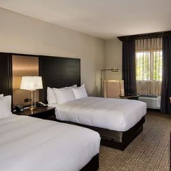 DoubleTree by Hilton Hotel Port Huron - Guest room