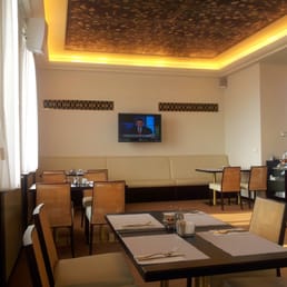 Club Lounge-Breakfast