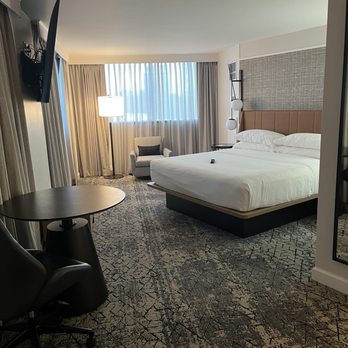 Sheraton Baltimore North Hotel - Corner suite - Hotels Near Me - Towson, Maryland Sheraton Baltimore North Hotel - Corner suite - Hotels Near Me - Towson, Maryland