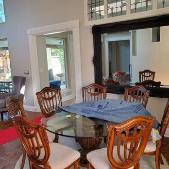 Premier Moving Services TX - Giant glass table and mirror - Movers Near Me Premier Moving Services TX - Giant glass table and mirror - Movers Near Me