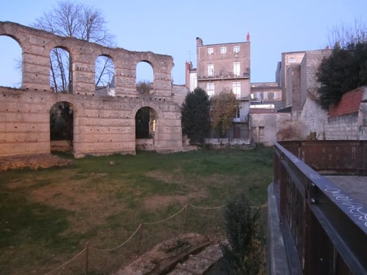 Palais Gallien by null