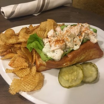 Copper Fox Midway - Lobster Rolls and Chips - Gastropubs Near Me - Chicago, Illinois