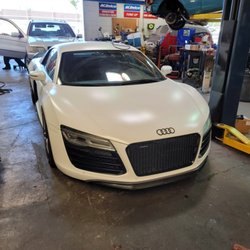 High Street Automotive - 2014 Audi R8 in for strut replacement, alignment and noise from the rear wheel area.