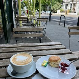 Latte & scone