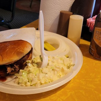 Big John’s Feed Lot by Brenda - Sliced brisket sandwich with coleslaw on the side, mild white onions & pickle spear. - Barbeque Near Me - Big Spring, Texas Big John’s Feed Lot by Brenda - Sliced brisket sandwich with coleslaw on the side, mild white onions & pickle spear. - Barbeque Near Me - Big Spring, Texas