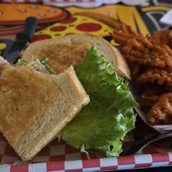 Patties, Pints & Pizzas - Verde BLT - OMGosh, I can't get enough of this sandwich. Best BLT ever.