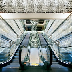Swiss Casinos - Rolltreppen-Aufgang zum Swiss Casinos Zürich